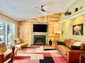 Swanky Digs In the Heart of McCall!
